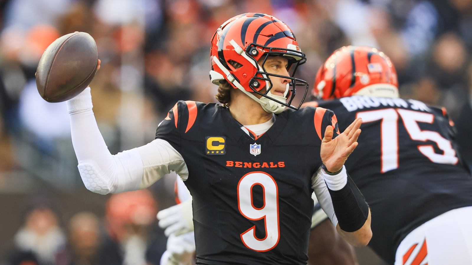 https://www.yardbarker.com/media/b/0/b0601a6621b9e0185fe0dae4b667235f41f3ec3b/thumb_16x9/burrow-faces-potential-break-season-bengals-lsu.jpg?v=1