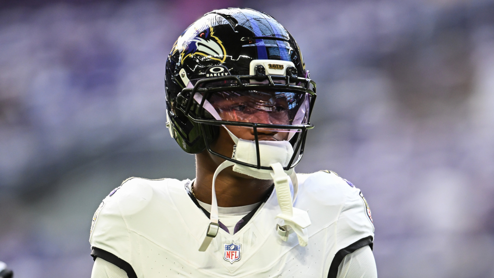 https://www.yardbarker.com/media/b/0/b0733adcd751e3abf022305d8321ea3e86fc9642/thumb_16x9/ravens-overpay-flowers-his-new-contract-comes.jpg?v=1