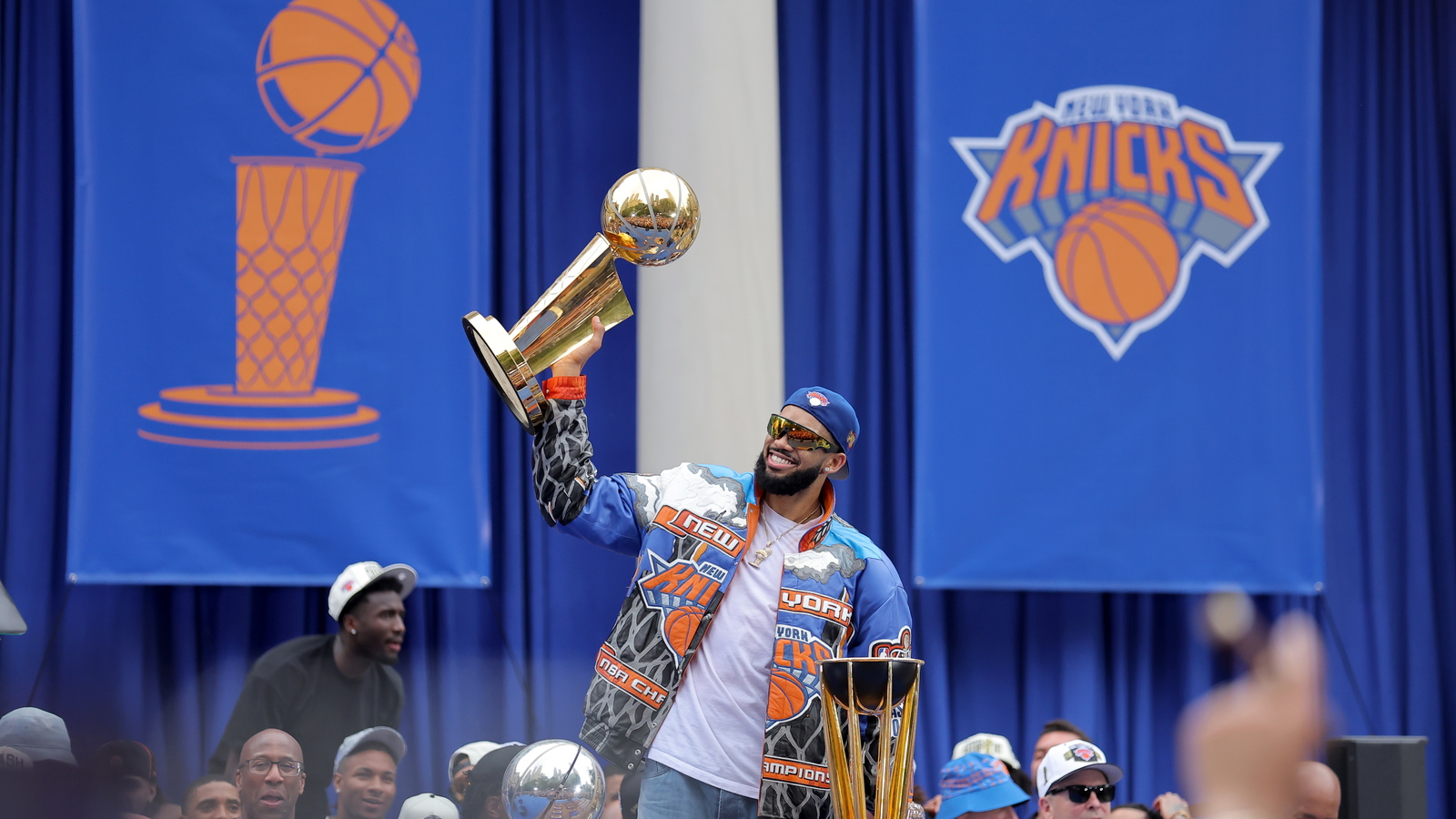 Knicks Hesitant to Offer Max Contract Extension to Karl-Anthony Towns