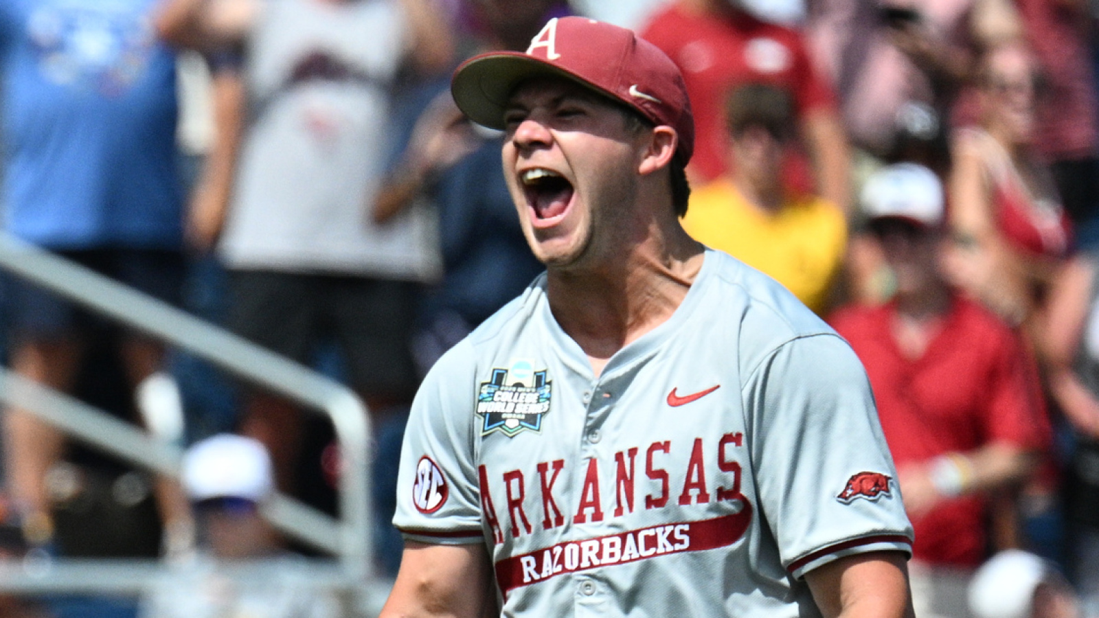 https://www.yardbarker.com/media/b/0/b0f07abadab7fc237634d9de0a8bdc883d0c19f8/thumb_16x9/arkansas-pitcher-classy-gesture-cws-hitter.jpg?v=1