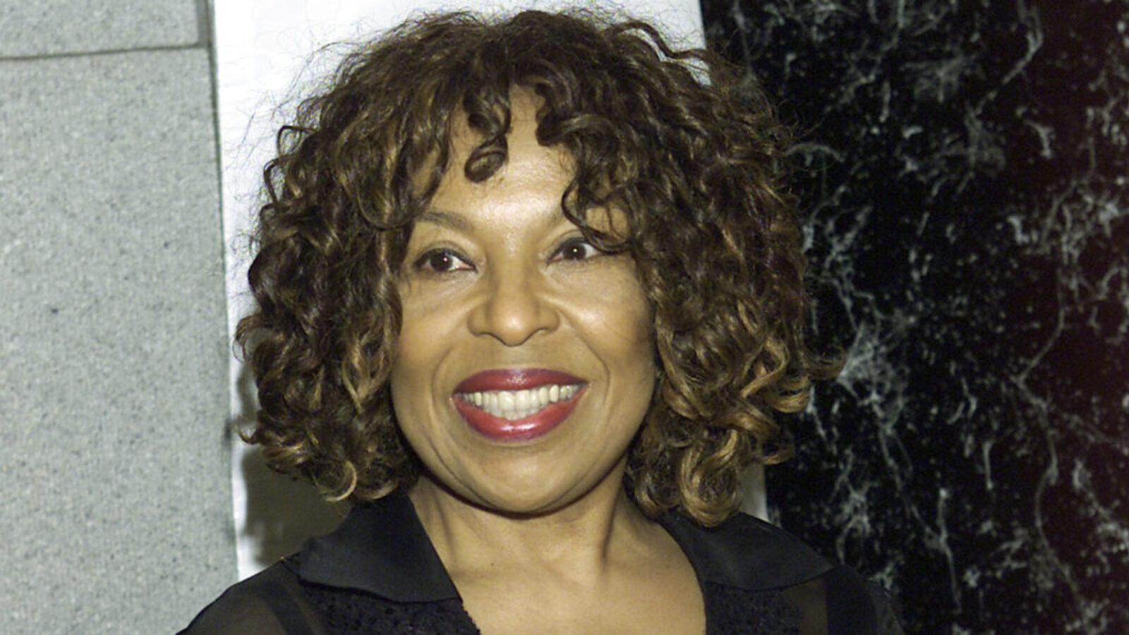 roberta flack's net worth