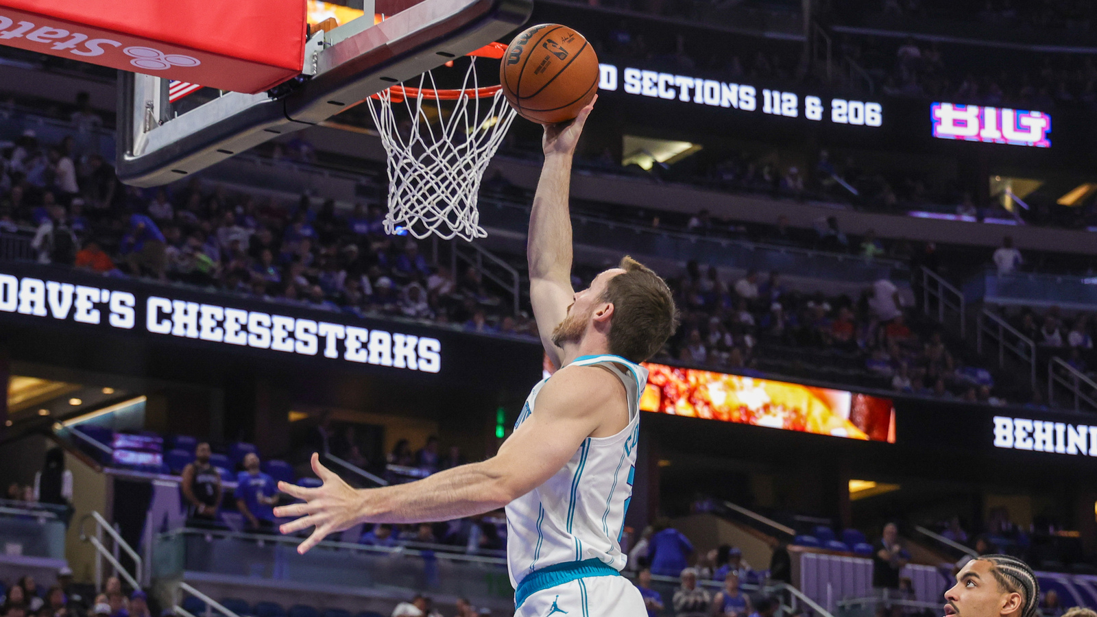 Hornets waive veteran Pat Connaughton