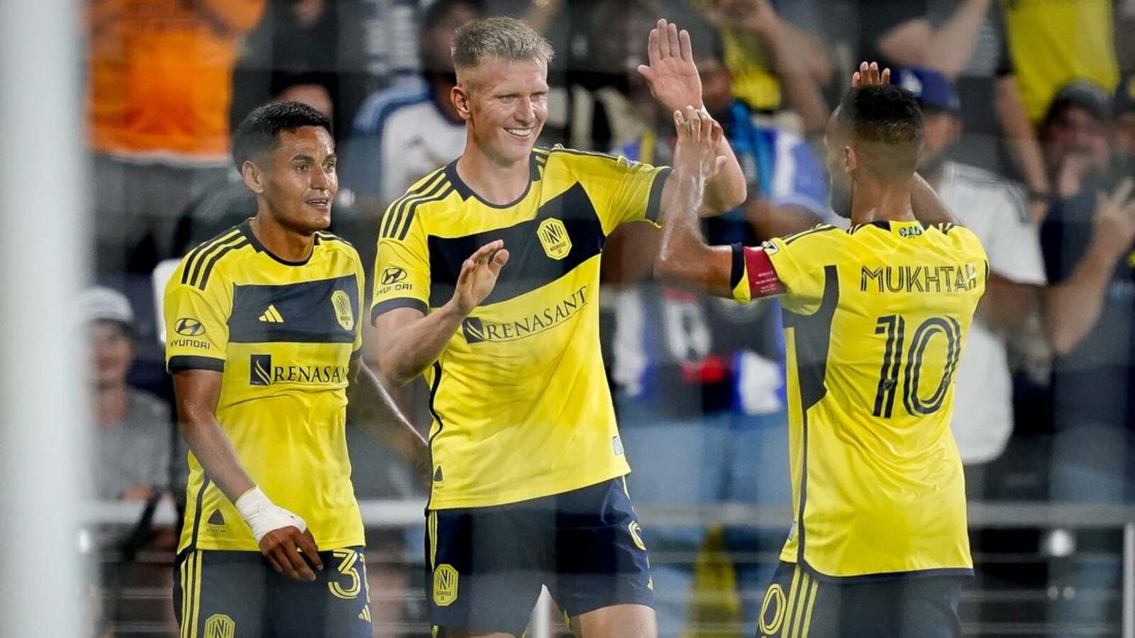 Revolution kick off new era against ambitious Nashville