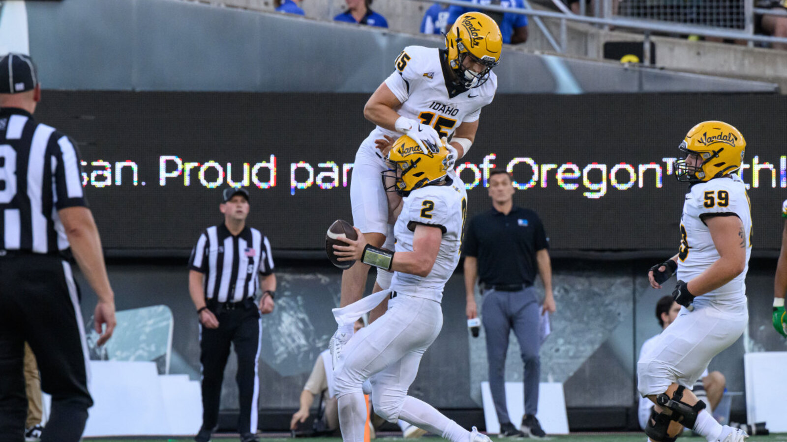 Wisconsin Football Lands Commitment from FCS Freshman All-American ...