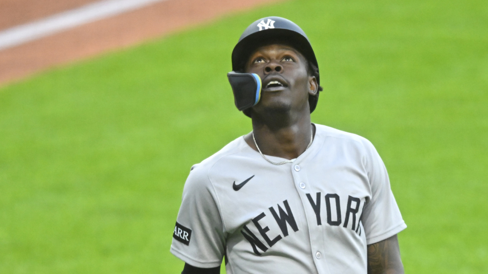 https://www.yardbarker.com/media/b/1/b1ea887820e69a9ac05da33e25a2bbbb79e5368d/thumb_16x9/yankees-likely-move-jazz-chisholm-back-third-base.jpg?v=1