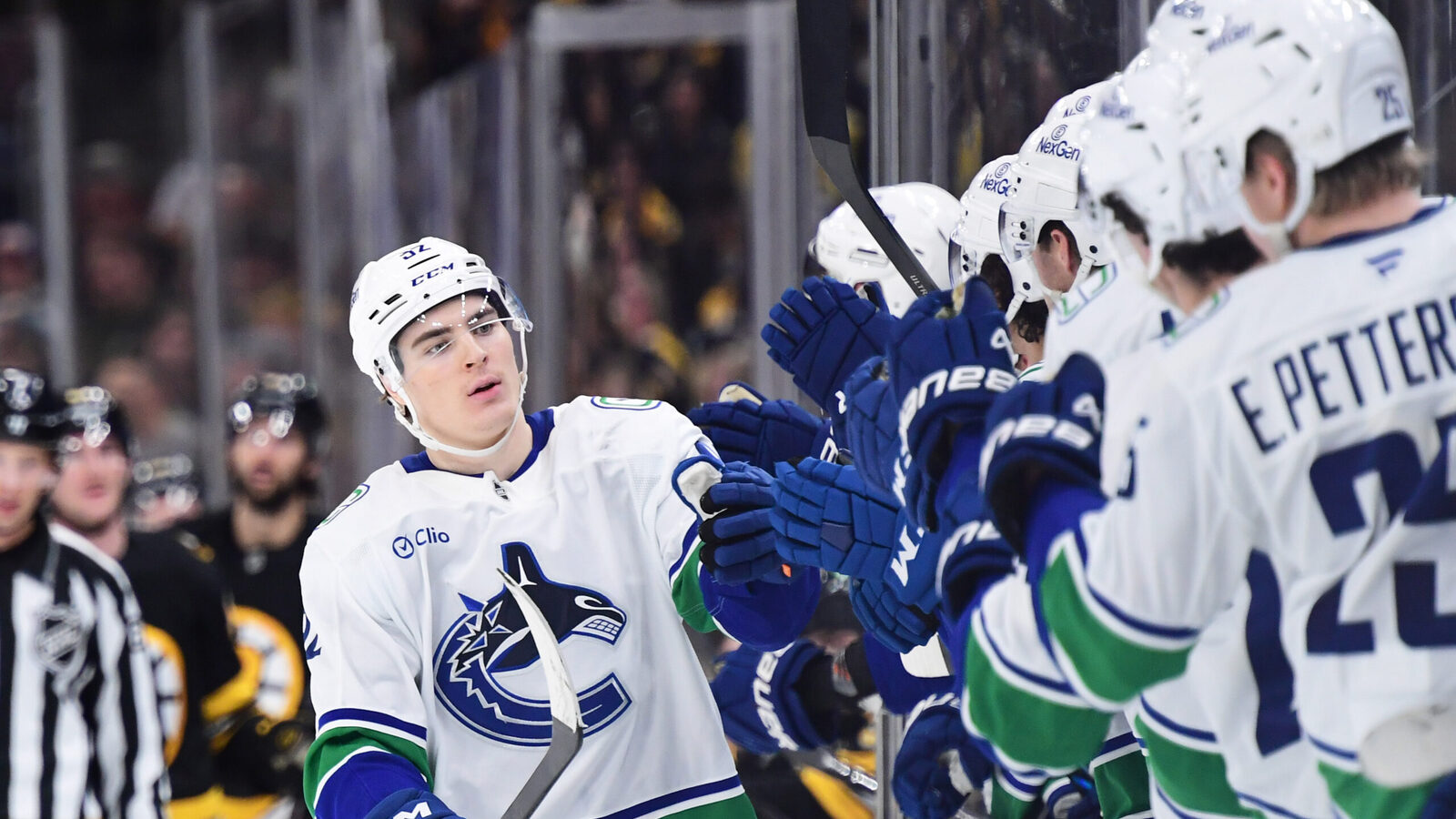 What Fraser Minten's new deal with Bruins tells us about Liam Öhgren's next Canucks contract