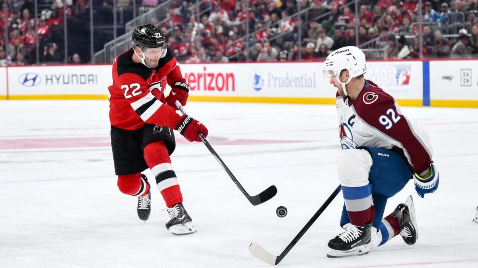 Jake Allen, Devils hold off late surge to continue Avs’ slow start