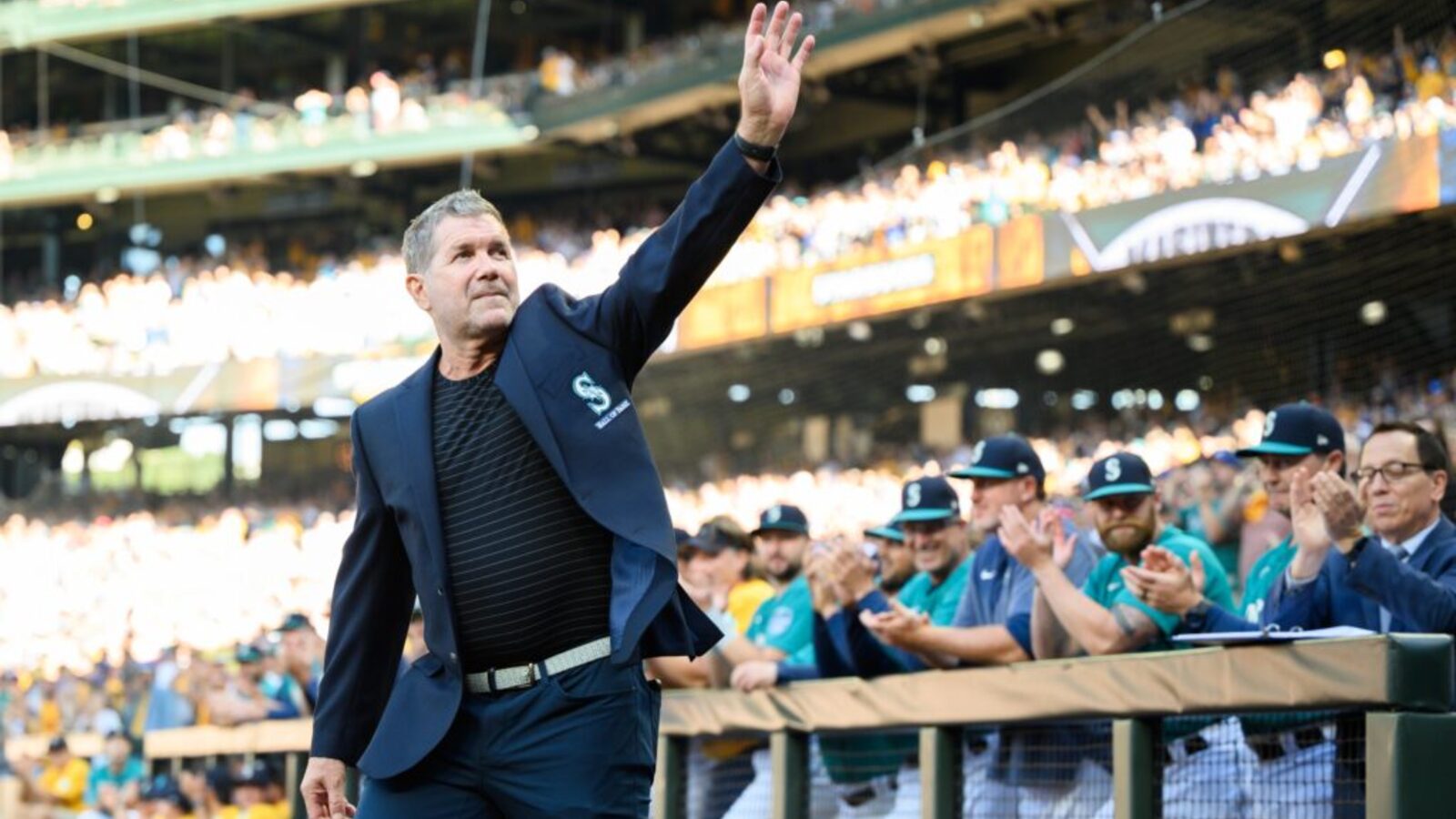 Hall of Fame Hitter Expected to Join Mariners Coaching Staff Yardbarker
