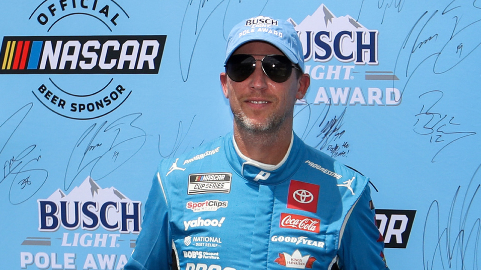 https://www.yardbarker.com/media/b/2/b231da14e775c28e80d40b97080e3b3e4bb0a6cb/thumb_16x9/hamlin-absolutely-content-never-winning-nascar.jpg?v=1