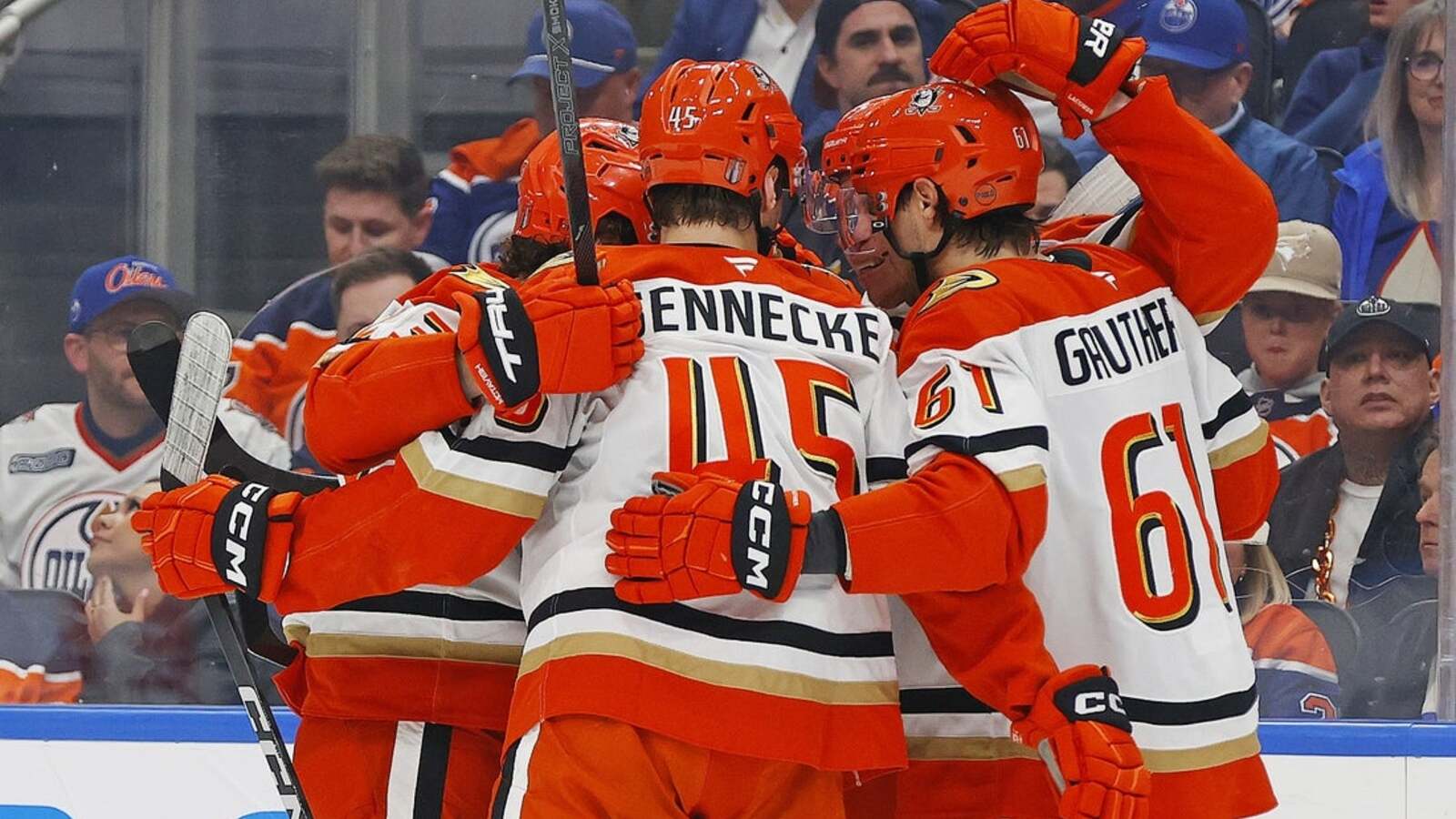 https://www.yardbarker.com/media/b/2/b2389eb4dbe10e8034d7ec83ec66602181edecb3/thumb_16x9/28835883.jpg