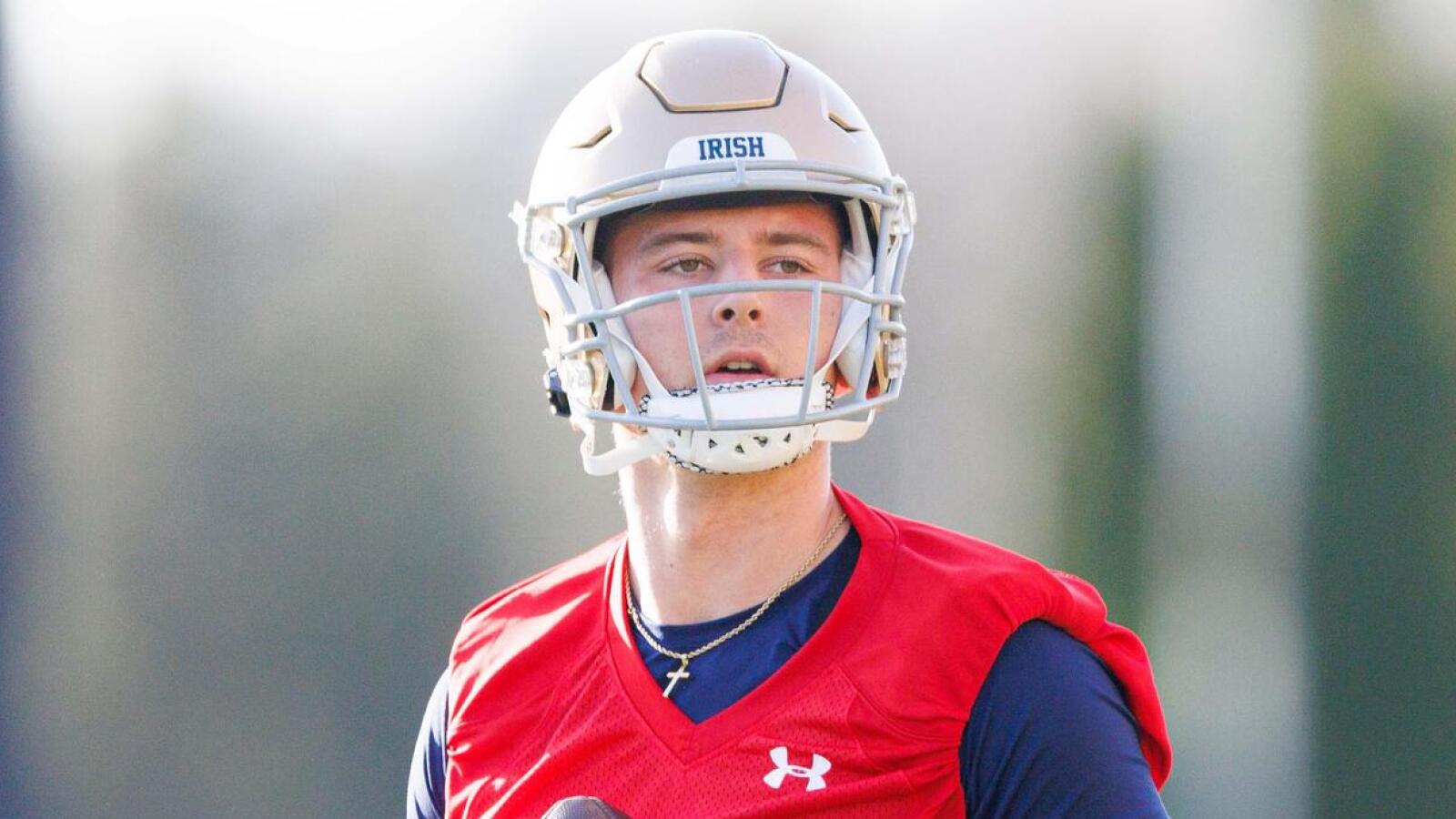 https://www.yardbarker.com/media/b/2/b25878bfb55e1c0004672423eae62f39bda2e13a/thumb_16x9/know-10-hottest-college-football-qb-battles.jpg?v=1