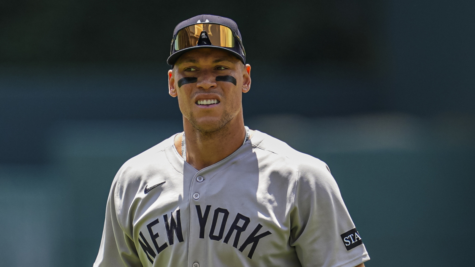 https://www.yardbarker.com/media/b/2/b262e0f5f24c2c3f54ea4d3fa283c58bb6609cb9/thumb_16x9/yankees-dealt-unfortunate-aaron-judge-injury-news.jpg?v=1
