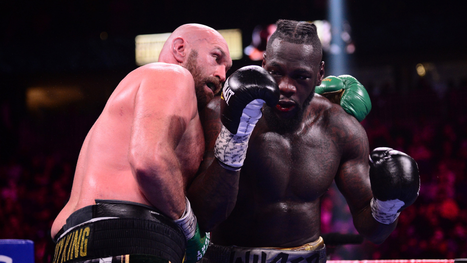 Deontay Wilder fires warning at Derek Chisora and the heavyweight division