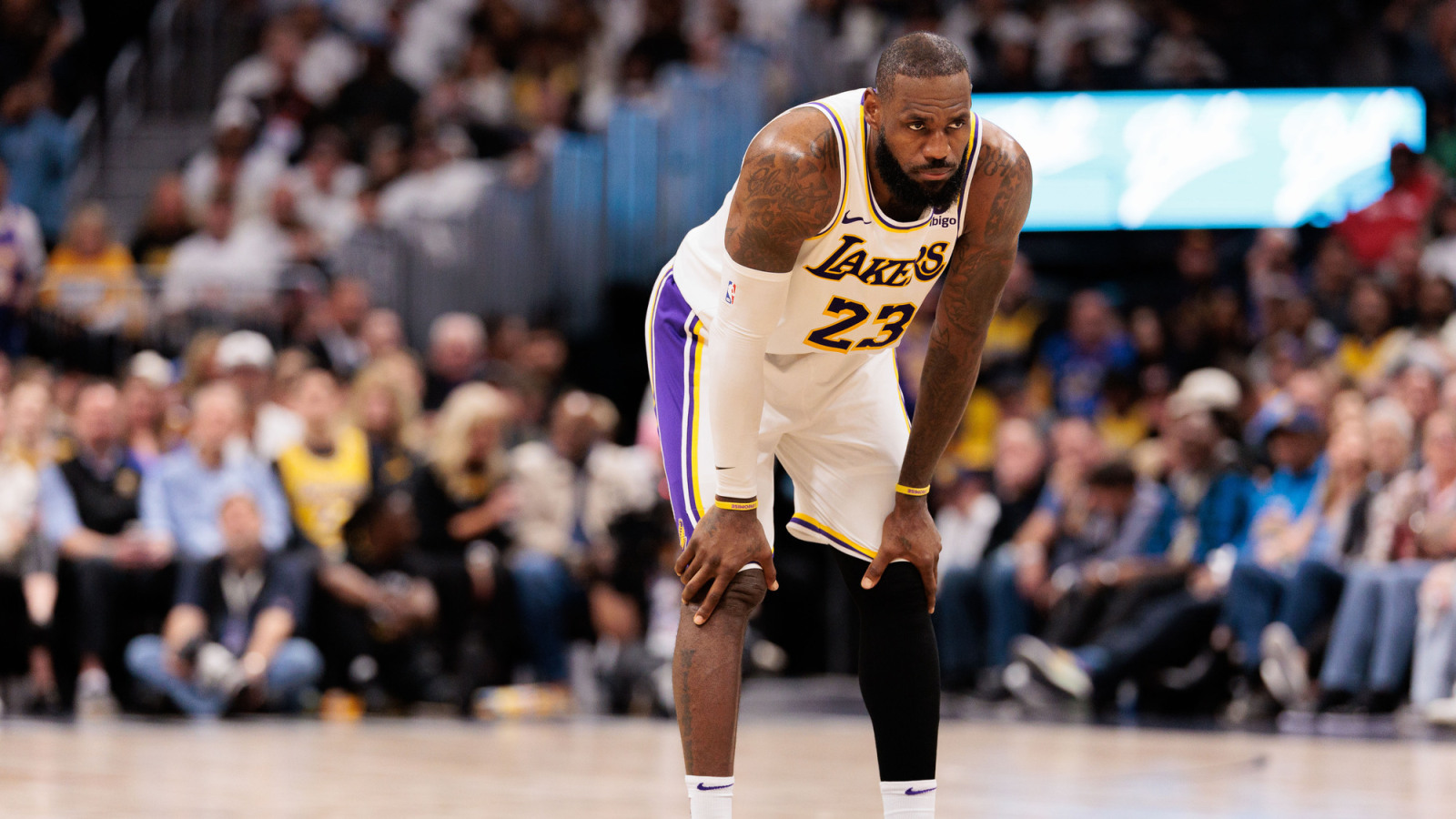 LeBron Signs Reduced Deal to Aid Lakers’ Salary Cap Yardbarker
