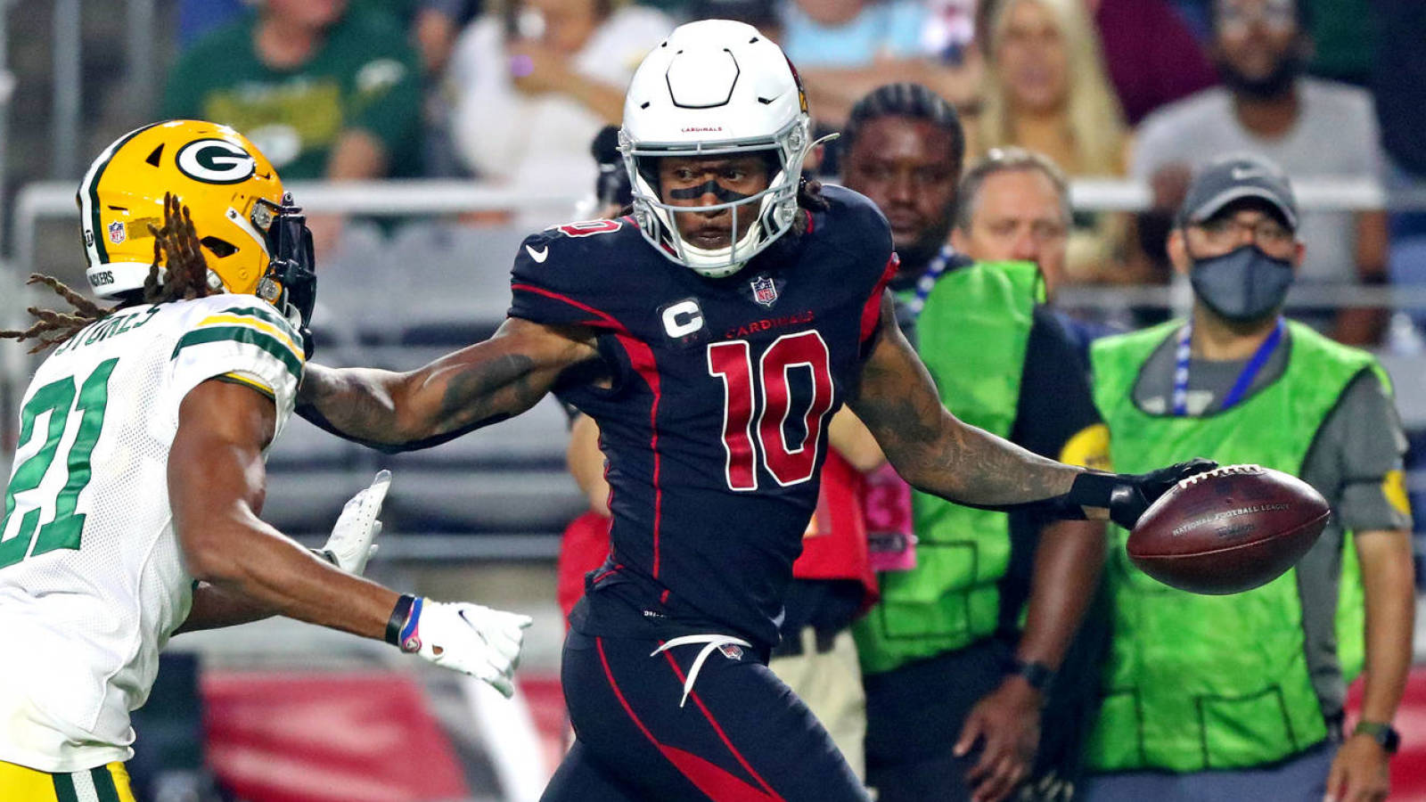Cardinals' DeAndre Hopkins leaves game with hamstring injury