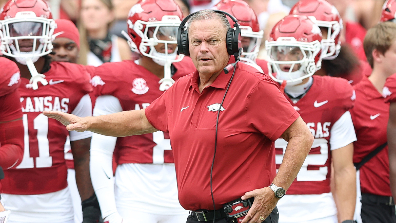 https://www.yardbarker.com/media/b/2/b2ff7d7ed4185ba1bf847e48c2255451b88e10ed/thumb_16x9/arkansas-star-makes-fiery-claim-ahead-historic.jpg?v=1