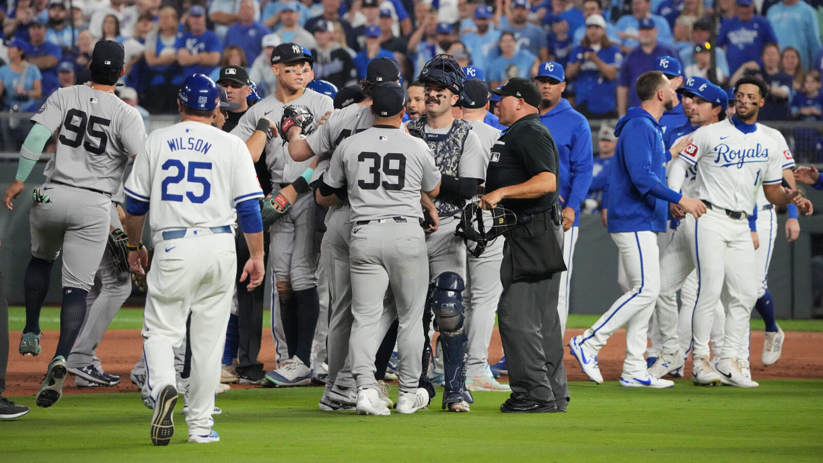 Watch Benches empty between YankeesRoyals during Game 4 Yardbarker