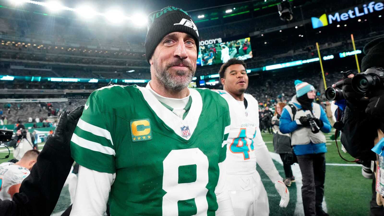 Steelers Don't Anticipate Aaron Rodgers To Be At OTAs; Mandatory Minicamp Now Likely