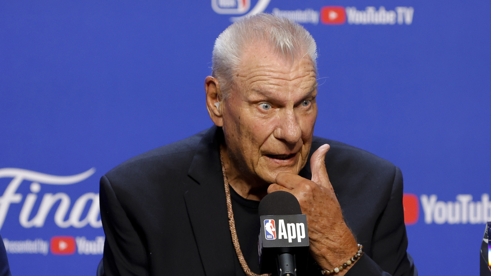 https://www.yardbarker.com/media/b/3/b341ed499d237be7d98f8b76f56659c5ca45136f/thumb_16x9/former-mavericks-coach-trolls-his-old-team-before.jpg?v=1