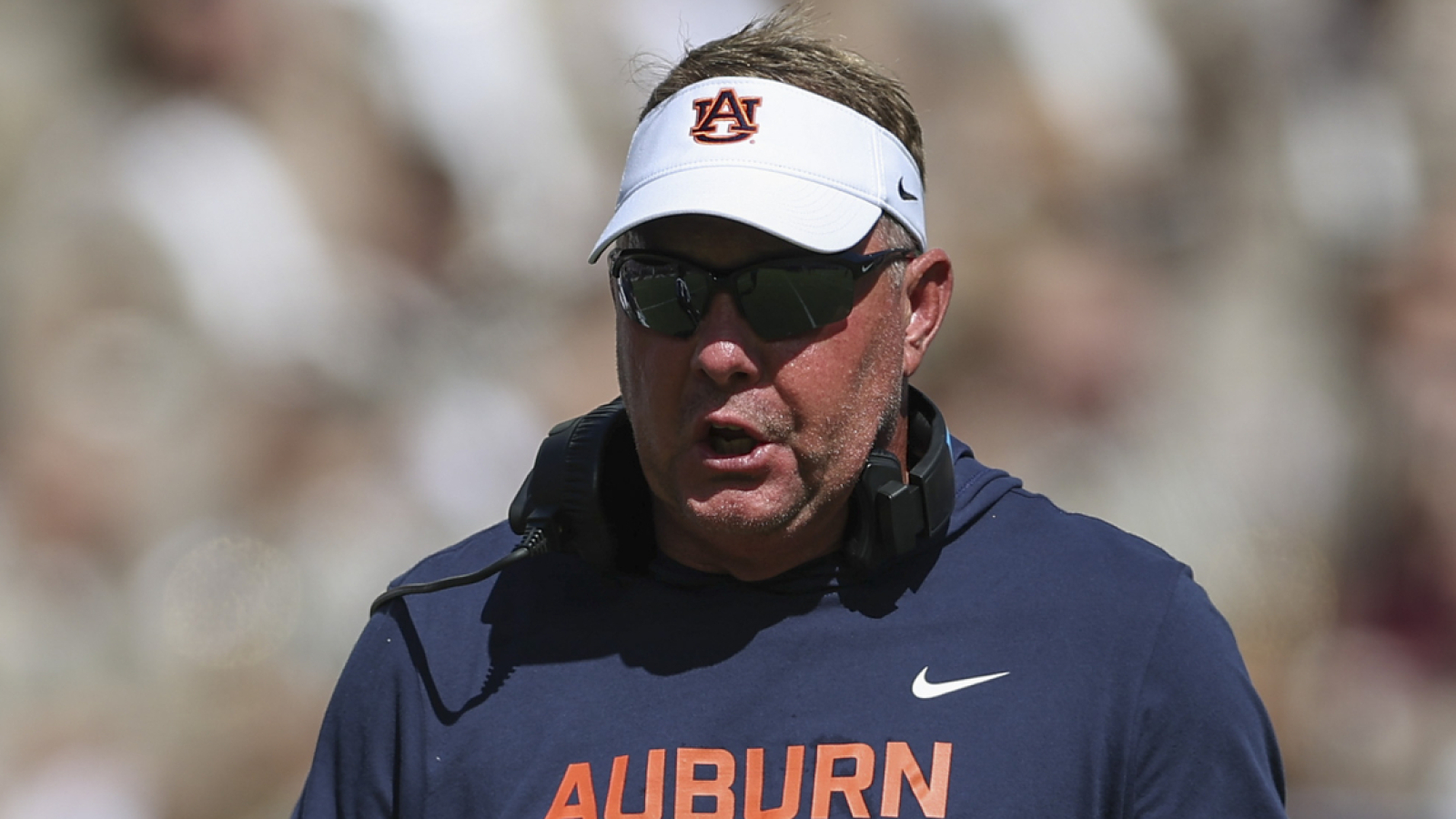 https://www.yardbarker.com/media/b/3/b34bd9c92daf734487576e1797256402f1842bcf/thumb_16x9/cfb-coaching-carousel-frenetic-offseason.jpg?v=1