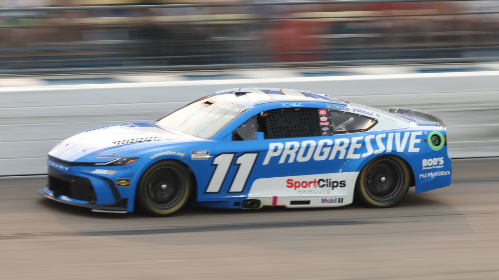 https://www.yardbarker.com/media/b/3/b39a652ac959298d43a372ea19b477a84add1e62/thumb_16x9/nascar-said-would-penalty-denny-hamlin-iowa.jpg?v=1