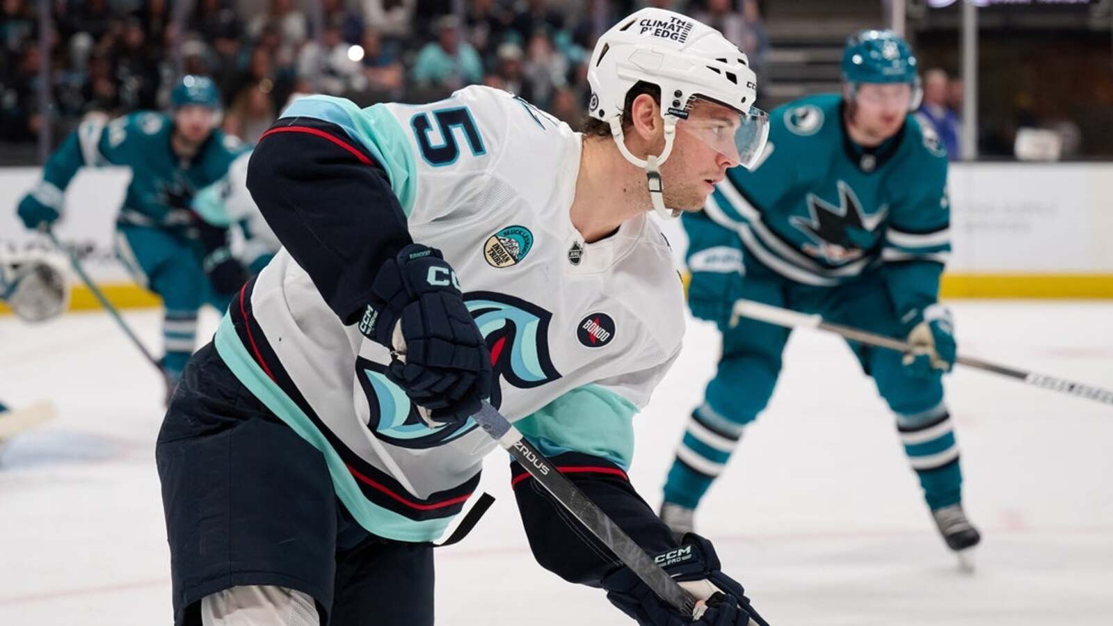 Kraken finish off Sharks with 3-goal second period | Yardbarker
