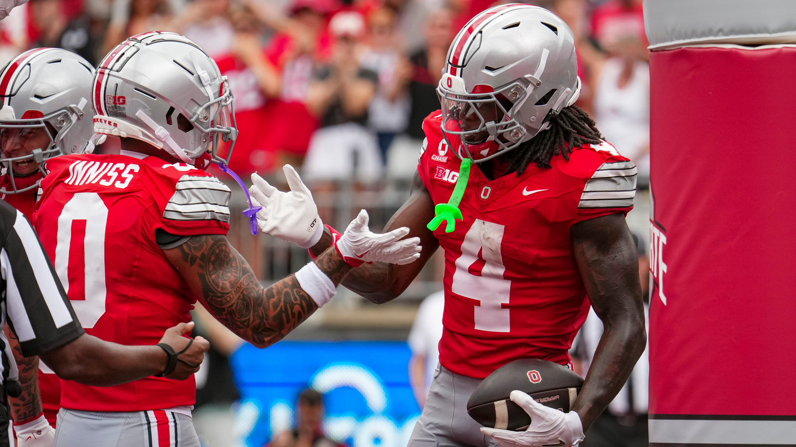 https://www.yardbarker.com/media/b/3/b3b6d83eb7310f825939e368421362b8a9990c6b/thumb_16x9/look-ohio-state-buckeyes-feed-jeremiah-smith.jpg