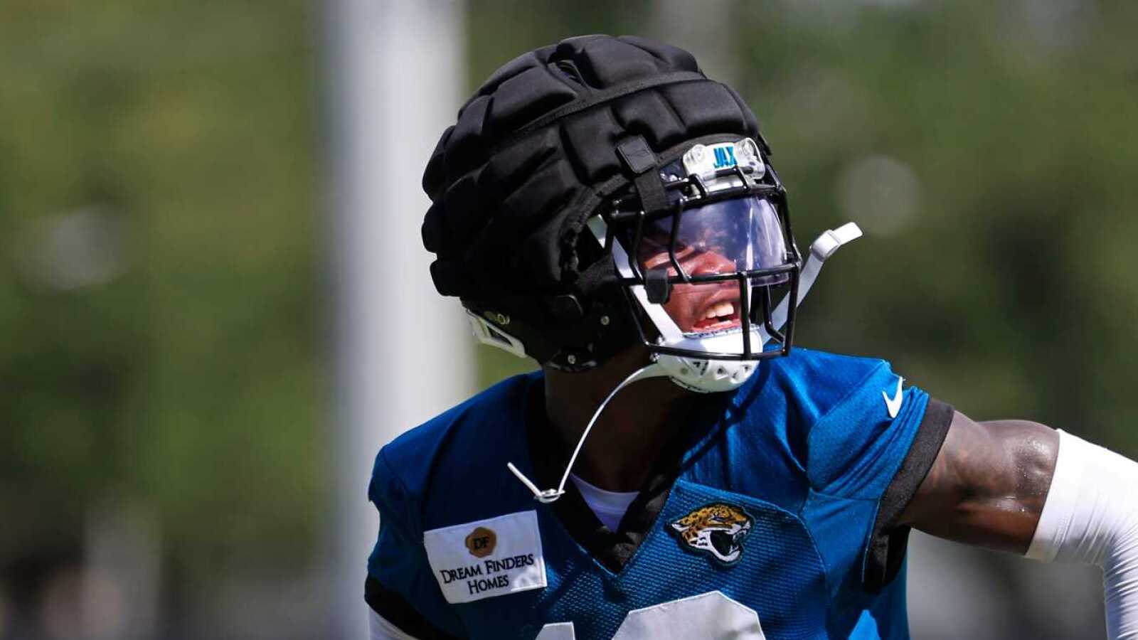 https://www.yardbarker.com/media/b/3/b3d64851bb640708924ff0726d7a4847a63c21dd/thumb_16x9/jaguars-hc-believes-hunter-historic-2025.jpg?v=1