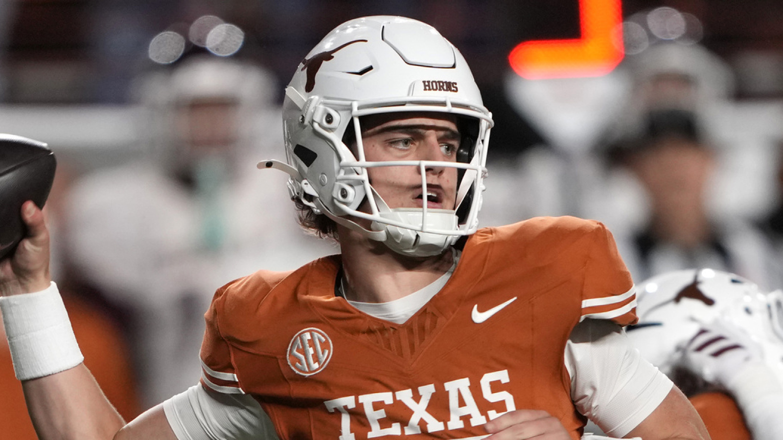 https://www.yardbarker.com/media/b/4/b40554e3fc45af6482003d839bc0fefa21939e7e/thumb_16x9/ranking-top-five-sec-quarterbacks-entering-2026.jpg?v=1