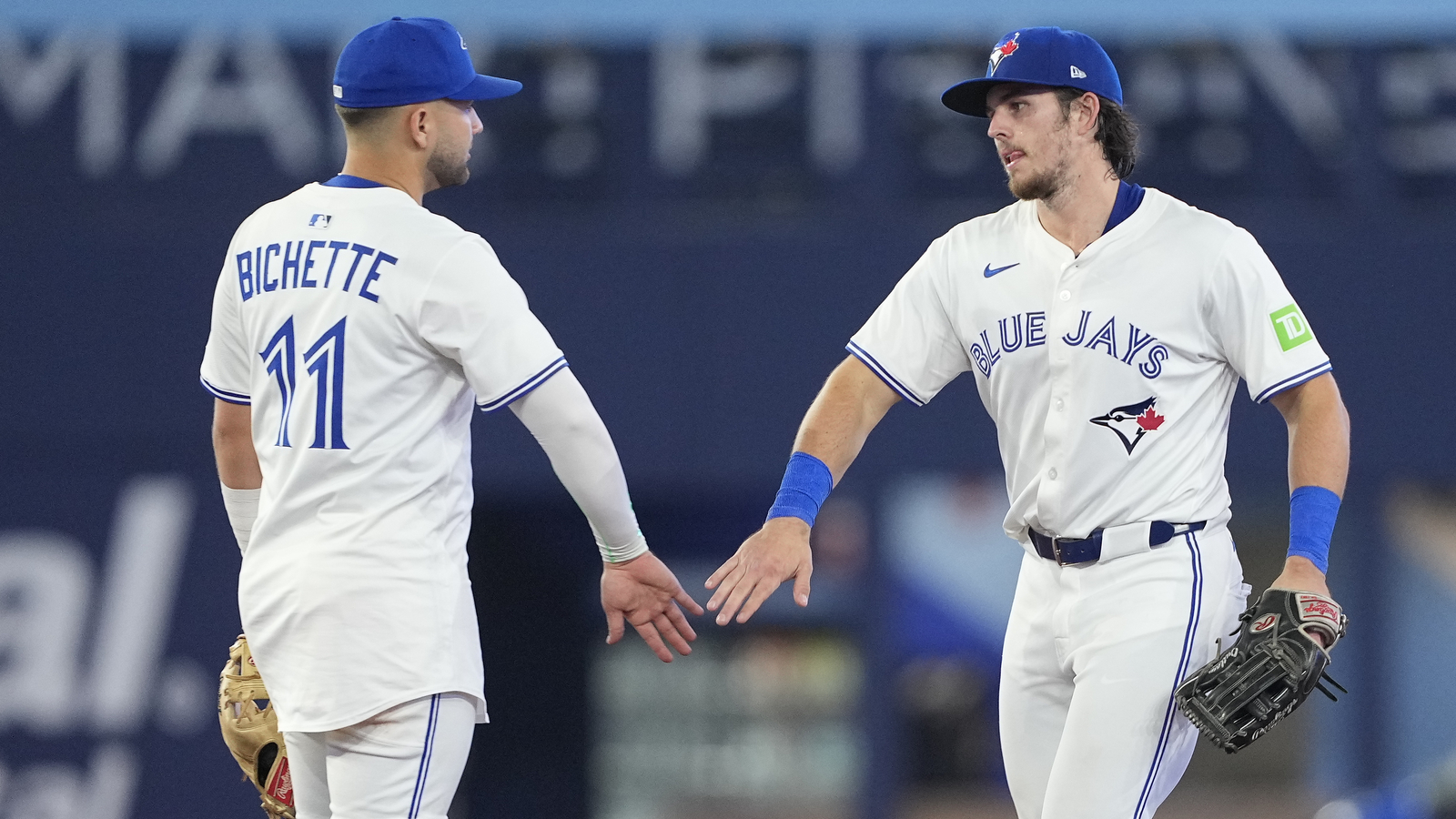 Offense goes quiet as Diamondbacks lose series to Blue Jays | Yardbarker