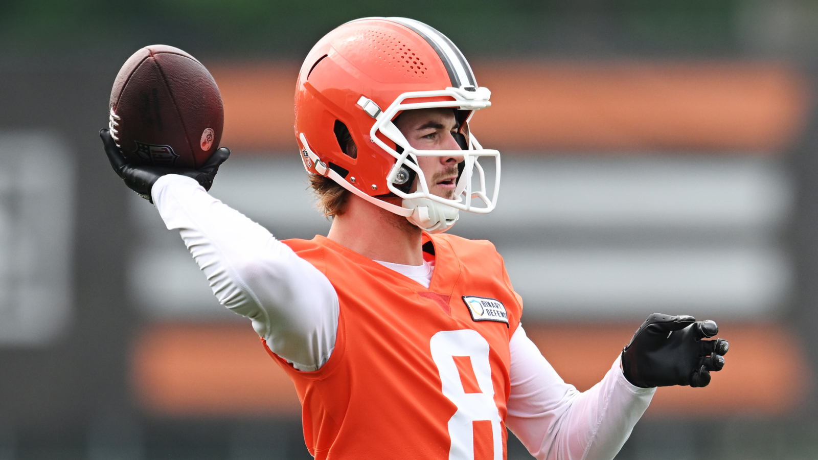 https://www.yardbarker.com/media/b/4/b4591f93beaa8b2146d146d59d979b87eb44db34/thumb_16x9/browns-abandon-four-qb-approach-trading-kenny.jpg?v=1