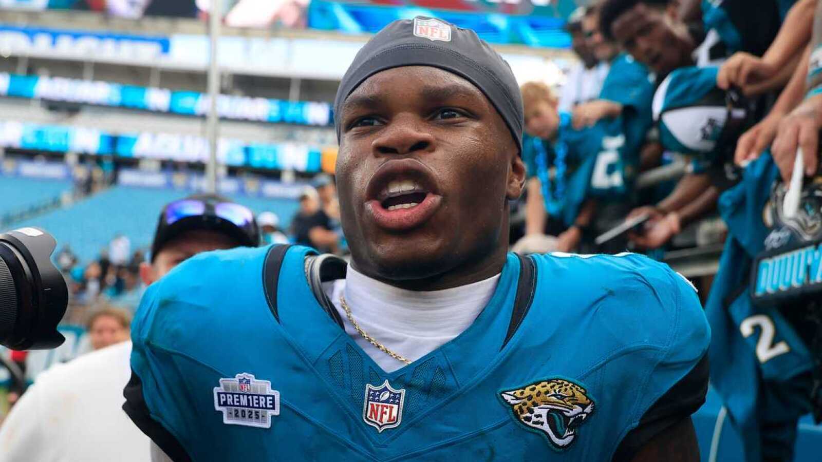 https://www.yardbarker.com/media/b/4/b4772edad435071e1b80ab4fe241afdb06abed4e/thumb_16x9/jacksonville-jaguars-wide-receiver-travis-hunter.jpg?v=1