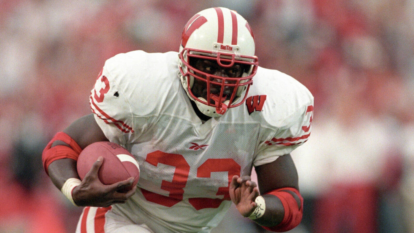 The 25 best players in Wisconsin football history The 25 best players in Wisconsin football history