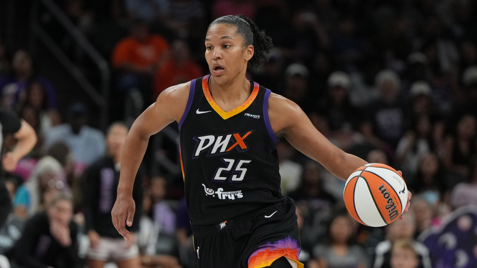 https://www.yardbarker.com/media/b/4/b4fd1a0d45e472f56e1e3ccf3ecc8b12b4bcebb2/thumb_16x9/alyssa-thomas-ties-her-own-wnba-single-season.jpg?v=1