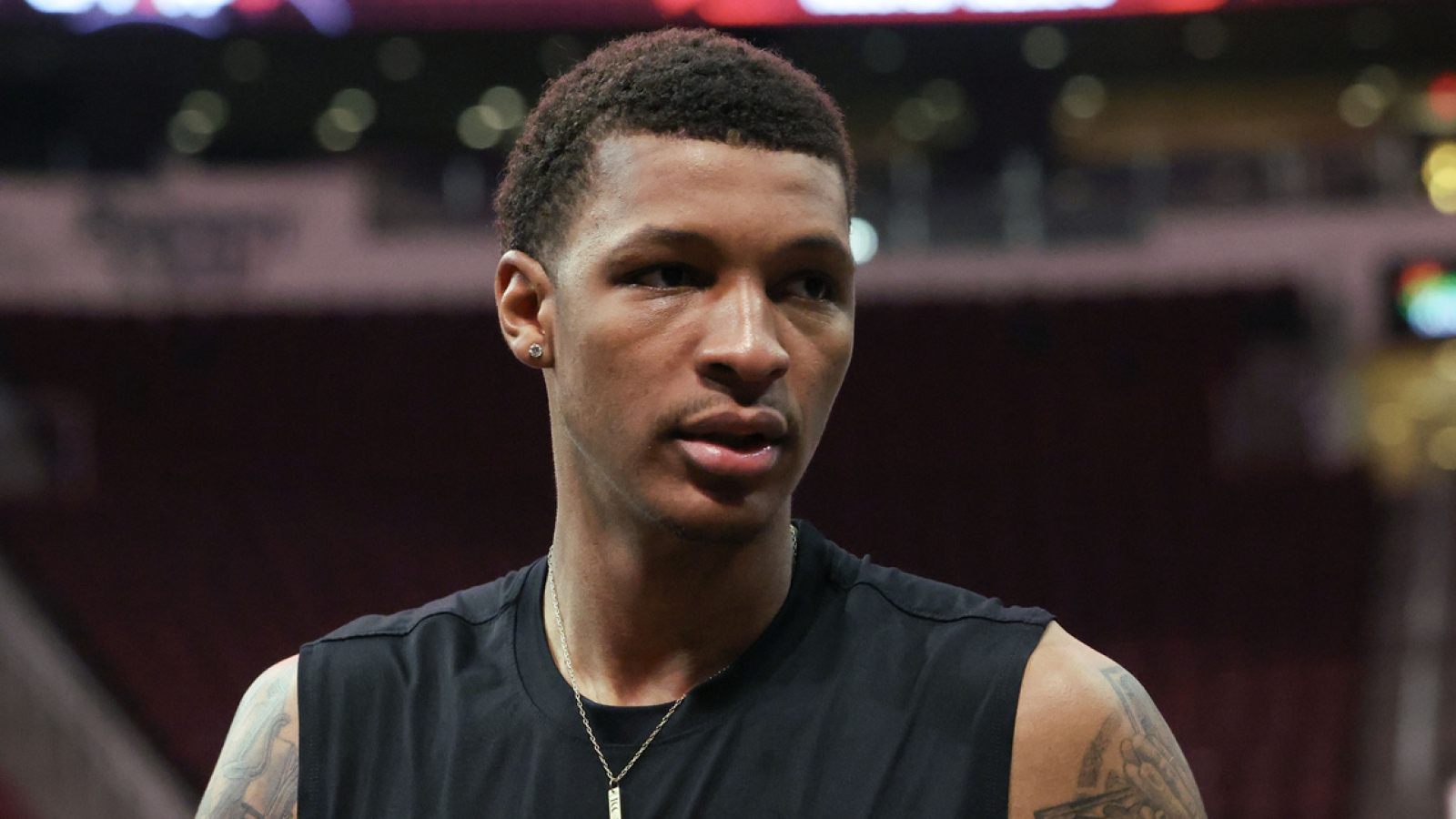 https://www.yardbarker.com/media/b/5/b512f5b67e6c9e6a9691494782526d92e5dfb3f3/thumb_16x9/rockets-got-deal-on-young-big-man.jpg?v=2
