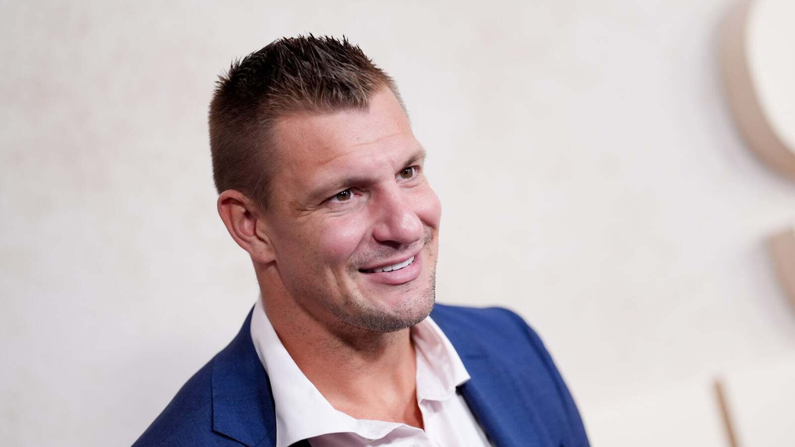 Rob Gronkowski names the current NFL tight end he’d love to play with over Trey McBride