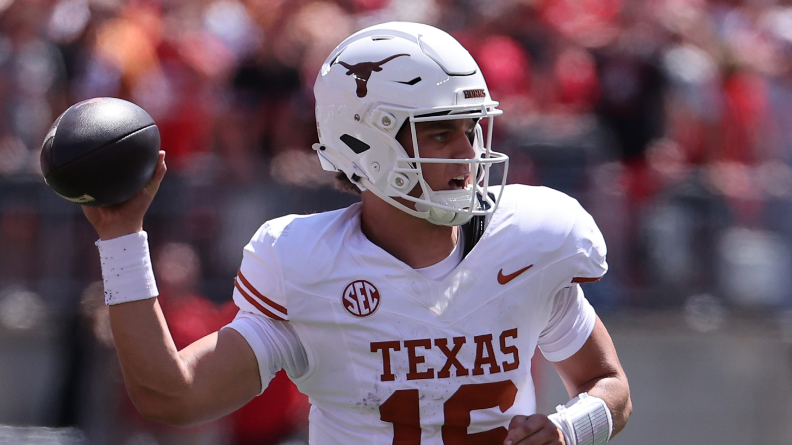 https://www.yardbarker.com/media/b/5/b5469ed3036a7b5f8c8d0515bb71db3bb2da2543/thumb_16x9/texas-hc-steve-sarkisian-calls-out-arch-manning.jpg?v=1