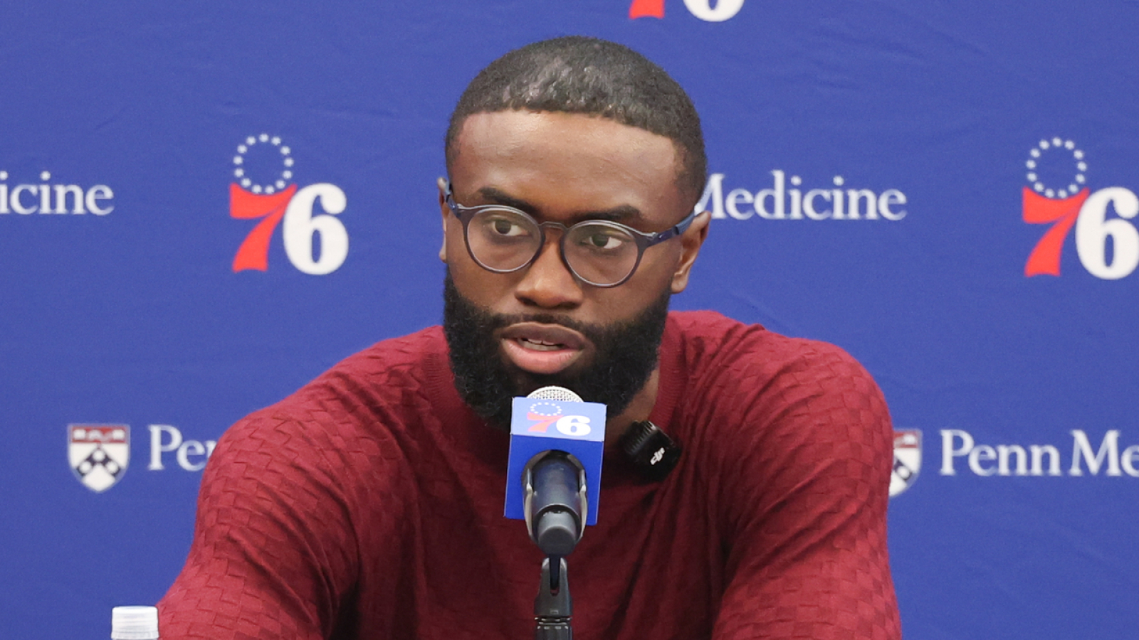 https://www.yardbarker.com/media/b/5/b562a248923f890114fc7a3ff88587dd04e49818/thumb_16x9/jaylen-brown-calls-out-bizarre-criticisms-during.jpg?v=1
