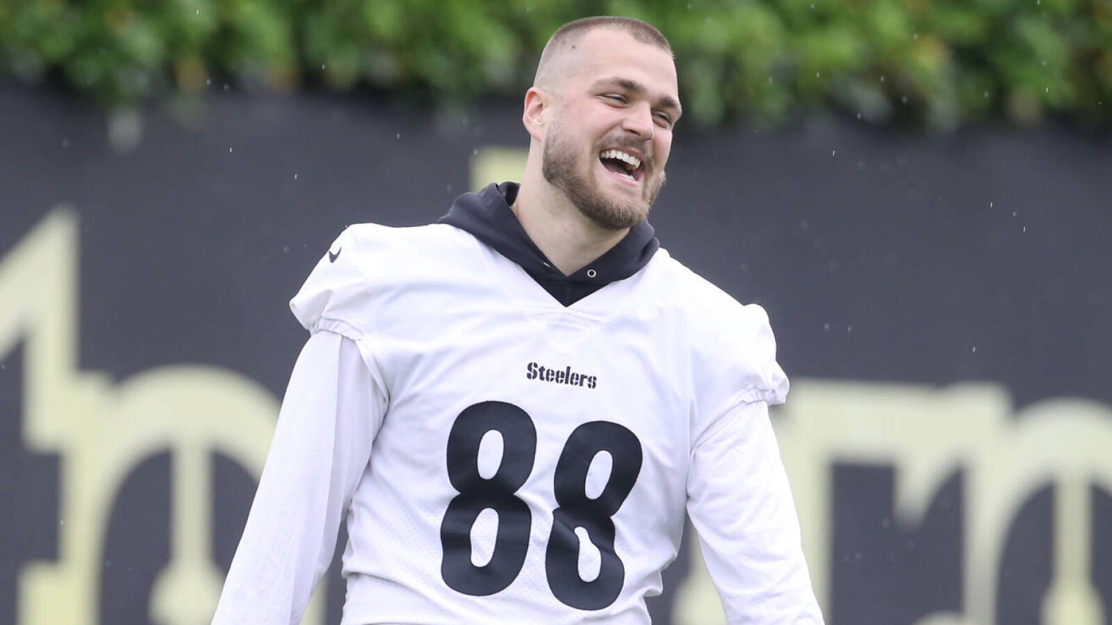 Pat Freiermuth named 'fantasy football breakout candidate' Yardbarker