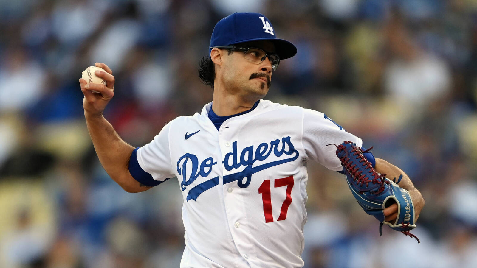 Joe Kelly hopes to re-sign with Dodgers - Vimarsana News