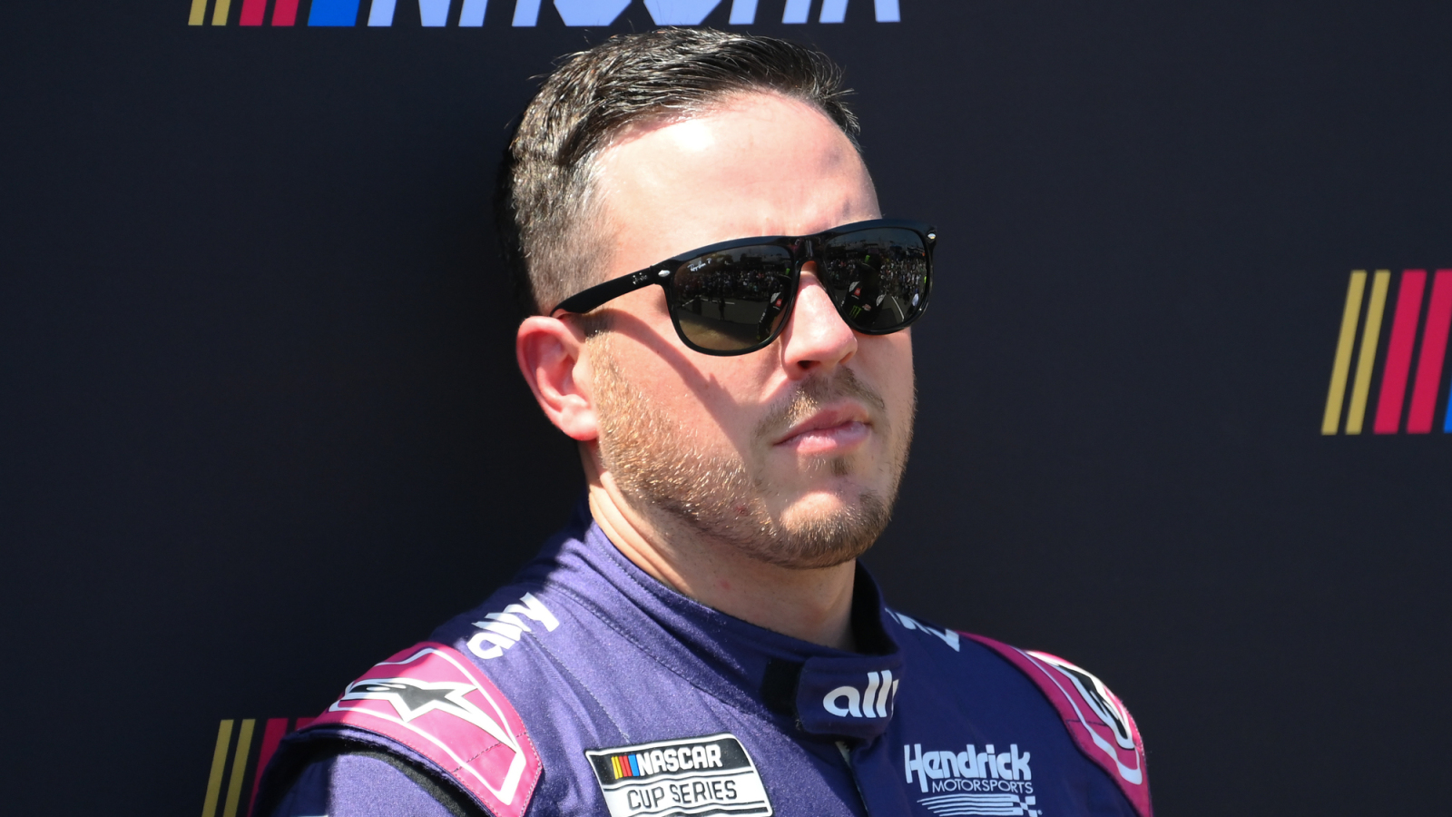 https://www.yardbarker.com/media/b/5/b5b41c01da2a2964e7a8f6c38d598a94ddb18500/thumb_16x9/alex-bowman-firmly-on-nascar-playoff-bubble.jpg?v=1