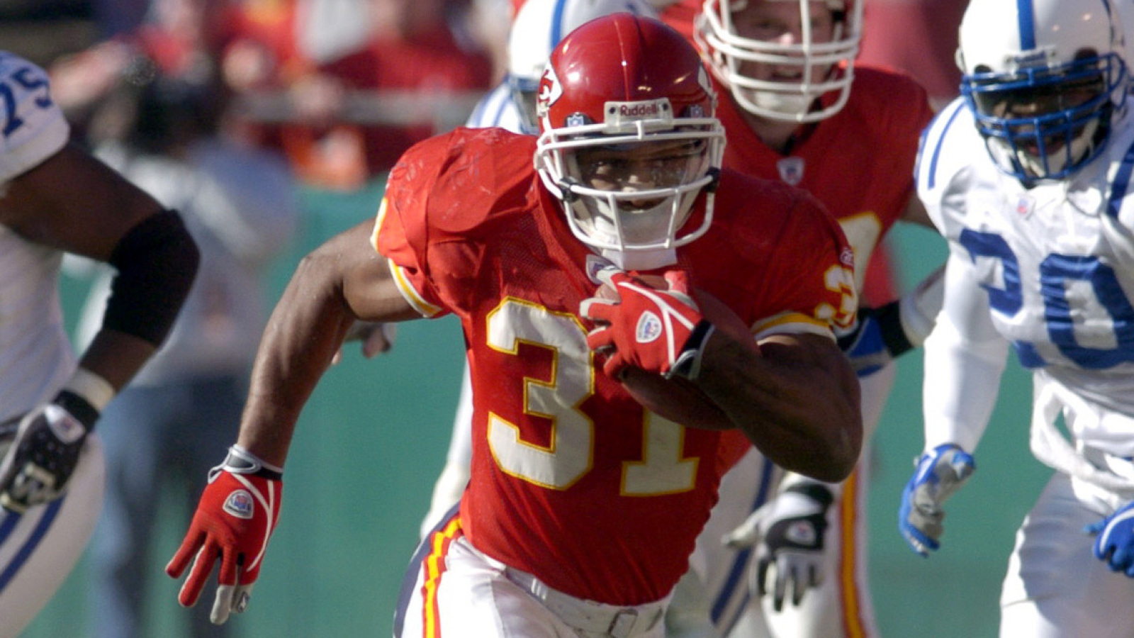 https://www.yardbarker.com/media/b/5/b5bef344f33bca796fed99c2a8dfdd4a086a8baf/thumb_16x9/nfl-rushing-touchdown-leaders-quiz.jpg?v=2