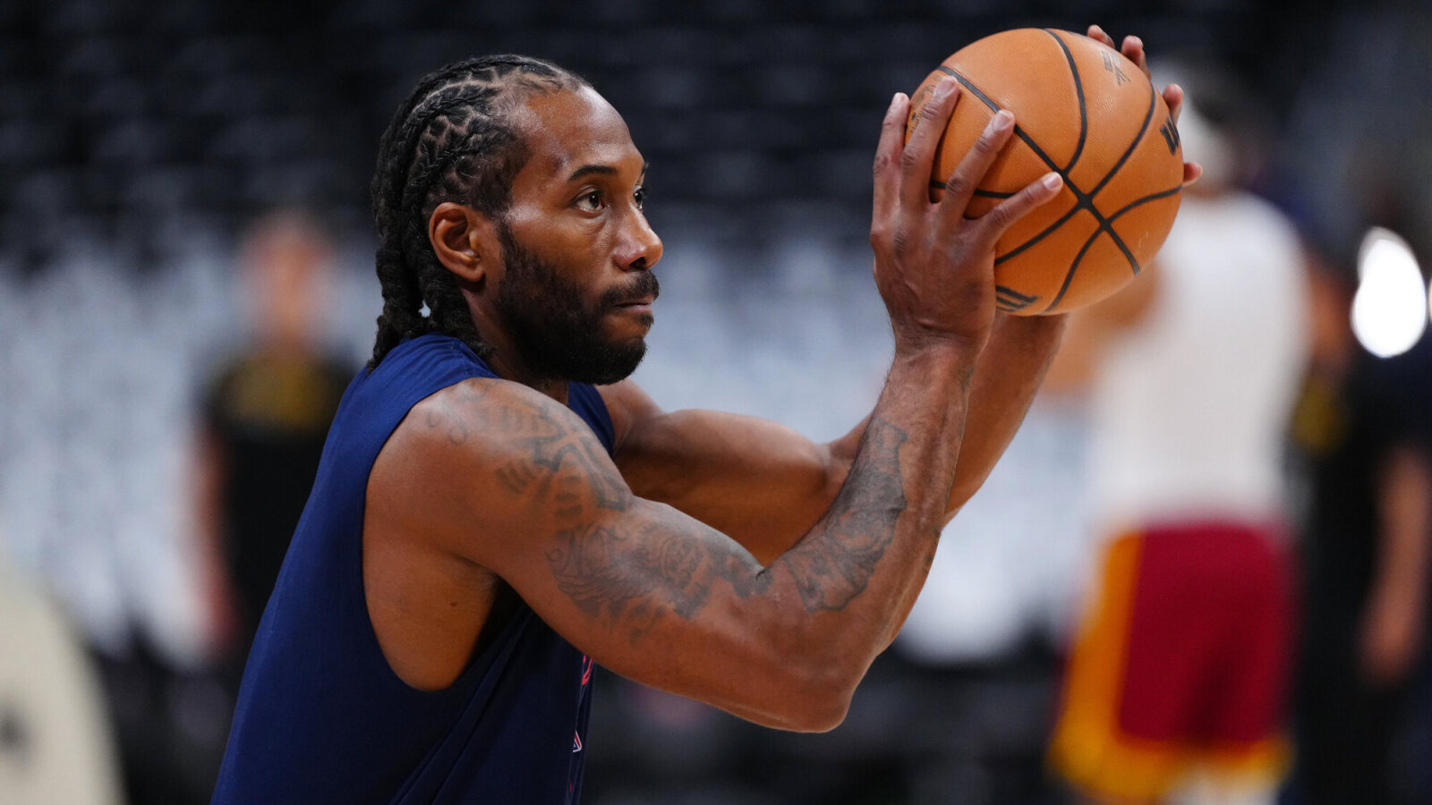 https://www.yardbarker.com/media/b/5/b5fea867ea7151ffb471405835c5fbf947bdc357/thumb_16x9/aspiration-co-founder-slams-kawhi-leonard.jpg?v=1