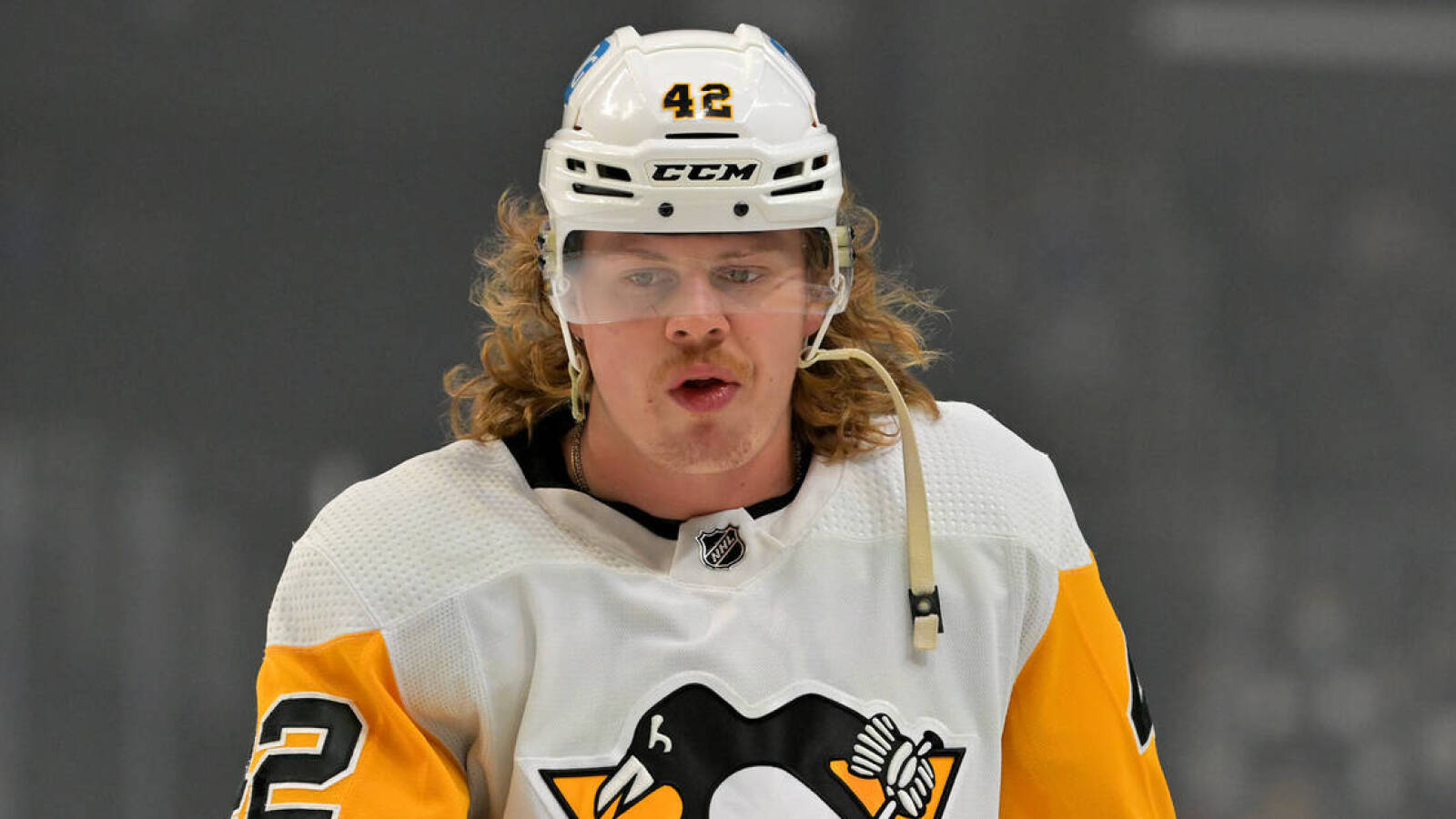Penguins sign Kasperi Kapanen to two-year contract, for surprising