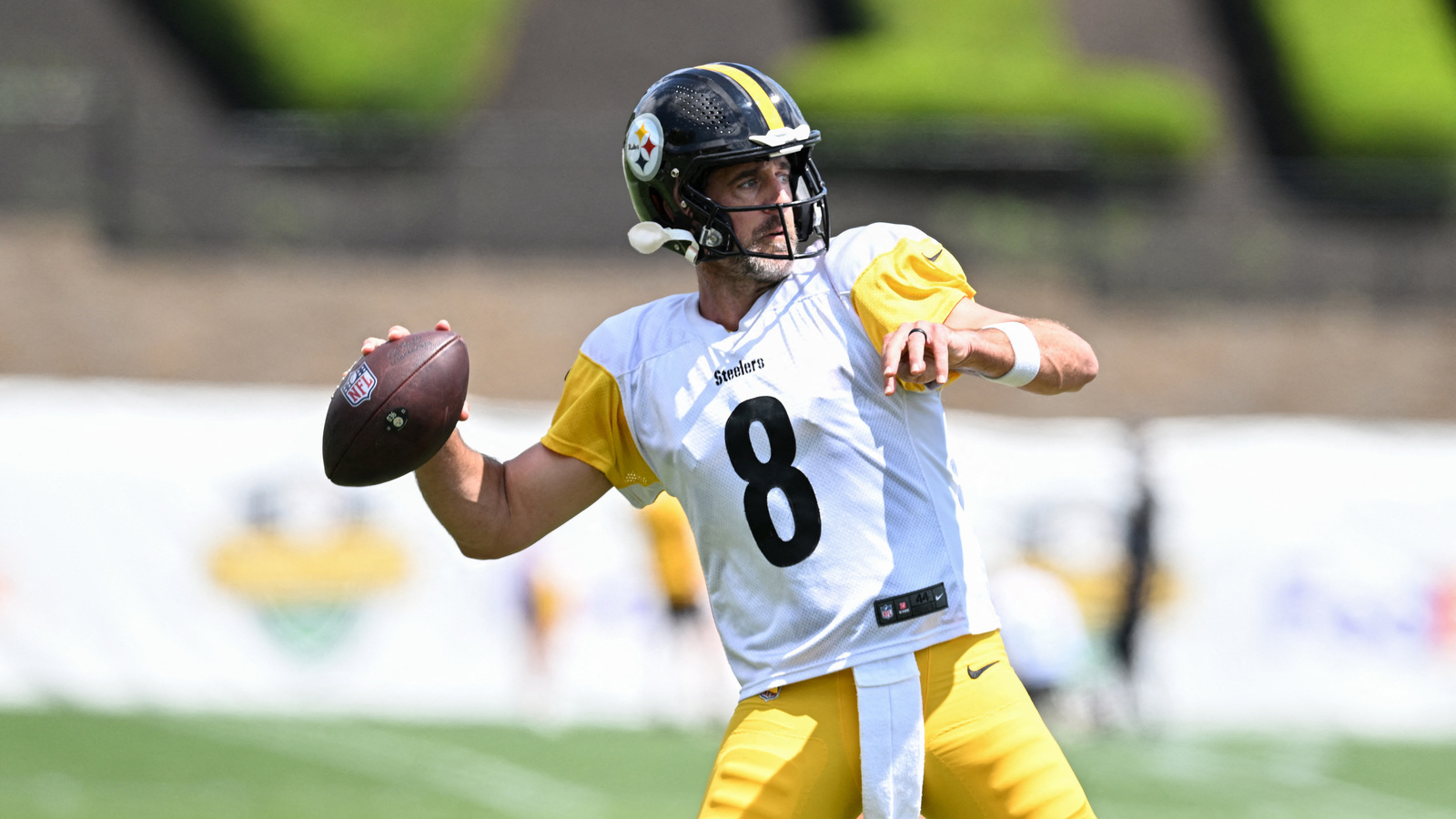 https://www.yardbarker.com/media/b/6/b620d6a59a5e6dbb3422f4ecd3c64858da6a8751/thumb_16x9/steelers-reportedly-think-theyll-best-version.jpg