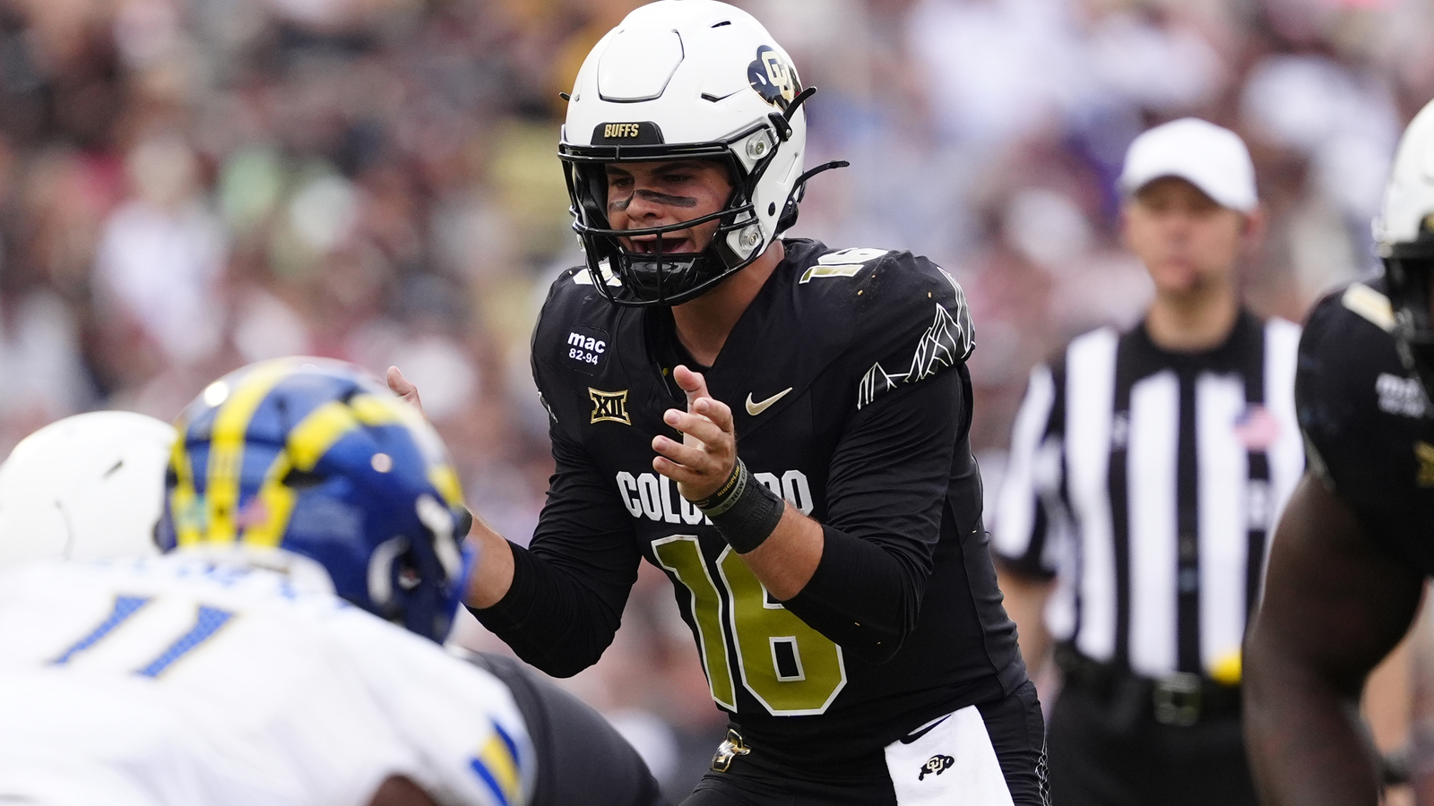 https://www.yardbarker.com/media/b/6/b642a8568096aad45b5399497580a9f2c48c39bd/thumb_16x9/colorado-qb-controversy-shedeur-sanders-loves.jpg