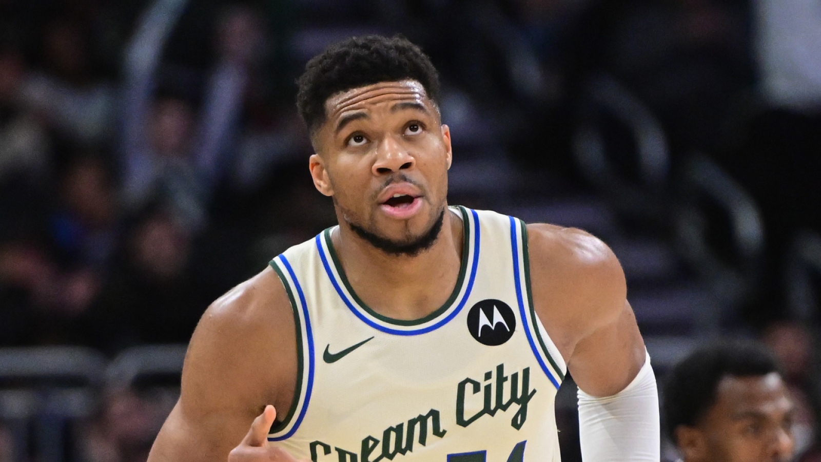 Giannis Antetokounmpo had message for teammates amid rumors | Yardbarker