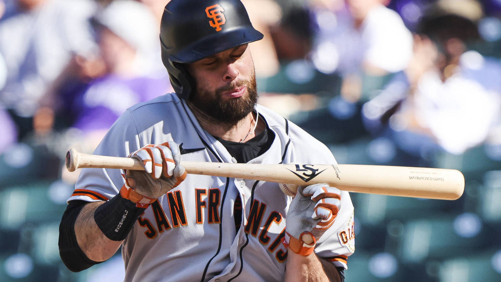 Brandon Belt suffers thumb injury, will undergo more tests