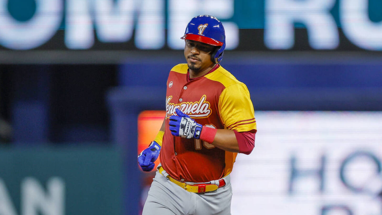 Teammates keep pranking Eduardo Escobar over his irrational fear - Vimarsana News
