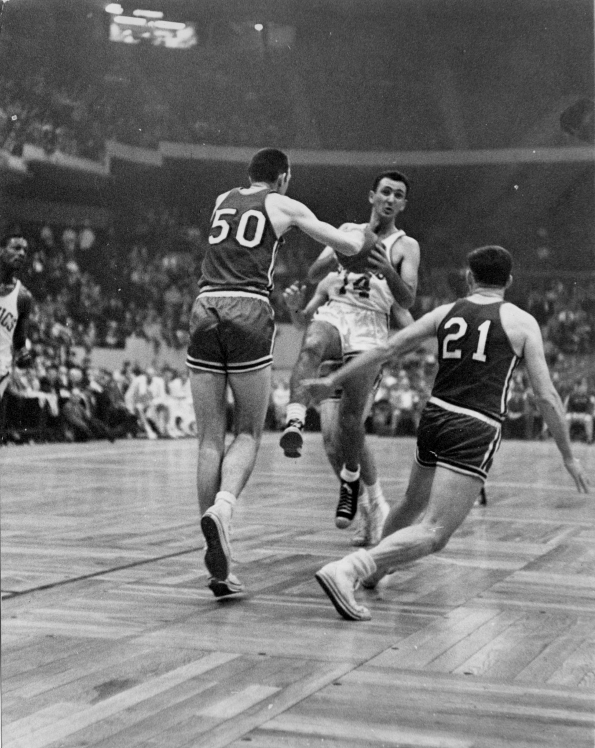 1,476 Julius Erving 76ers Photos & High Res Pictures - Getty Images